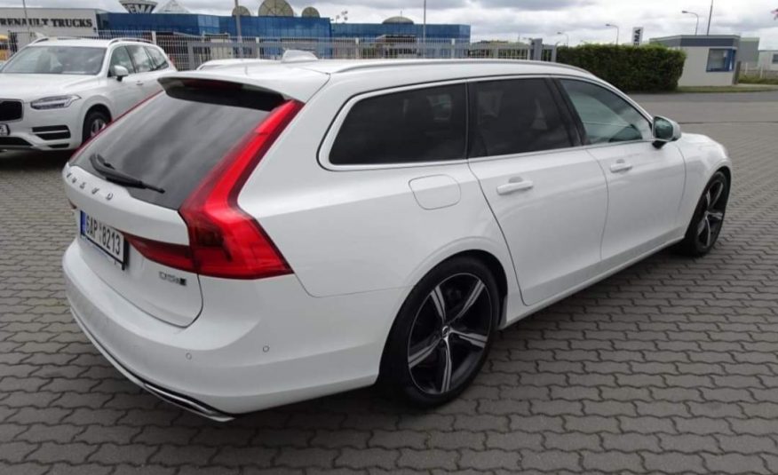 VOLVO V90 D5 AWD R-design